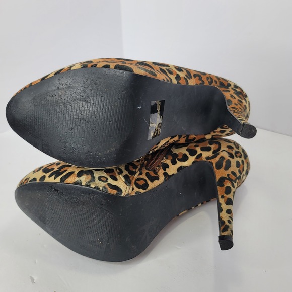 FUSION Womens Leopard Print Dressy Stiletto Button Accent Booties 7 Mobwife Y2K - Picture 7 of 11